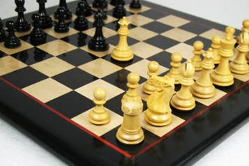 Kostengünstige Schachspiele