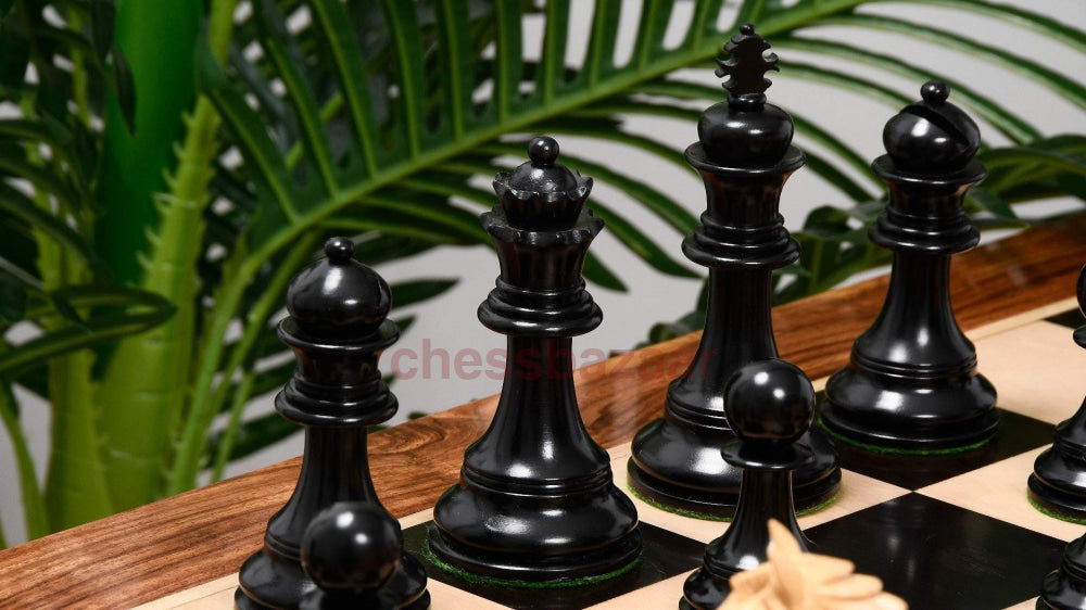 2016 Zaumserie:  Dreifach Gewichtete Handgearbeiteten Schachfiguren Mit Aufgezäumten Springern Aus