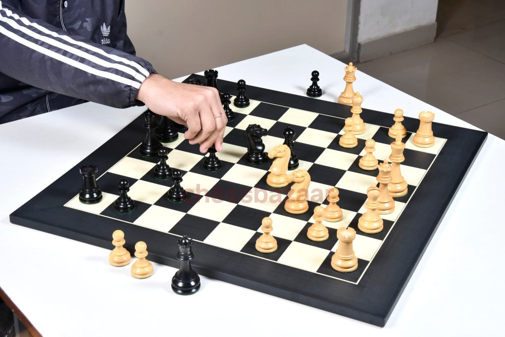 Britisch Chess Company (Bcc) Reproduzierte Staunton Schachfiguren Mit Doppelkragen Aus Ebenholz Und