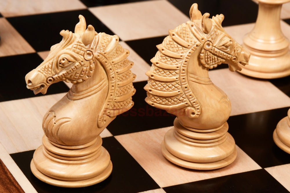 Die Handgefertigten Schachfiguren Der Sikh Empire-Serie Aus Echtem Ebenholz Und Indischem Buchsbaum
