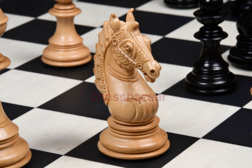 Die Handgefertigten Schachfiguren Der Sikh Empire-Serie Aus Echtem Ebenholz Und Indischem Buchsbaum