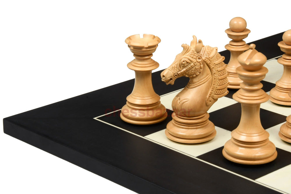 Die Handgefertigten Schachfiguren Der Sikh Empire-Serie Aus Echtem Ebenholz Und Indischem Buchsbaum