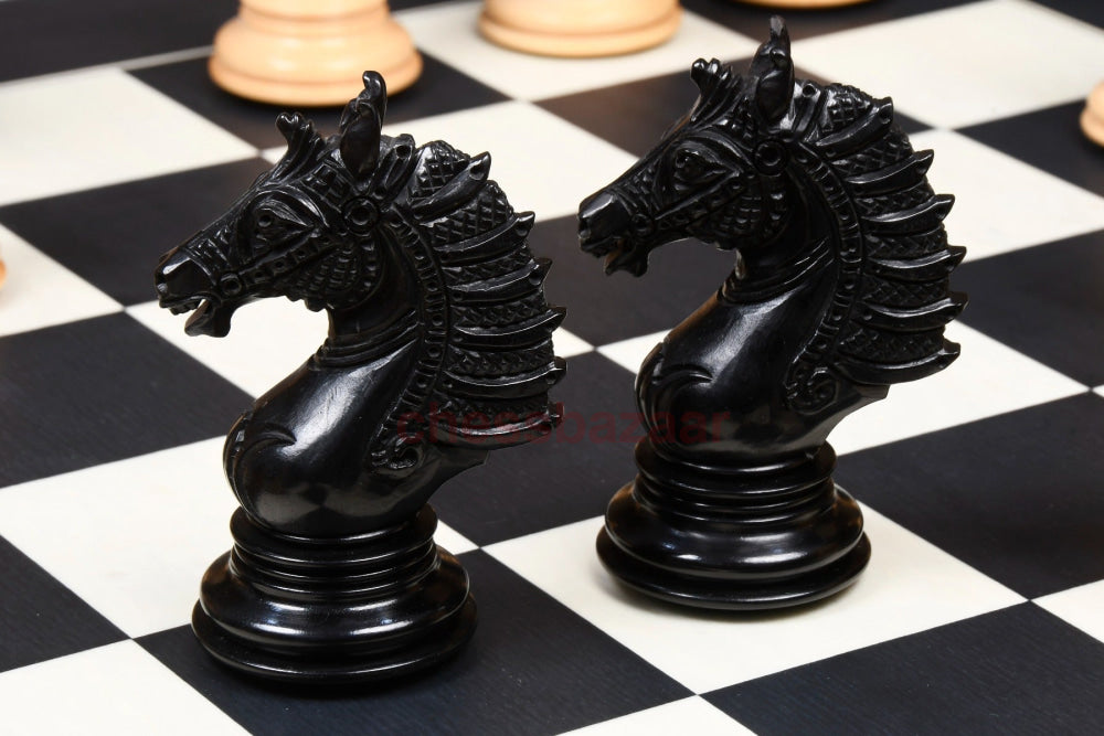 Die Handgefertigten Schachfiguren Der Sikh Empire-Serie Aus Echtem Ebenholz Und Indischem Buchsbaum