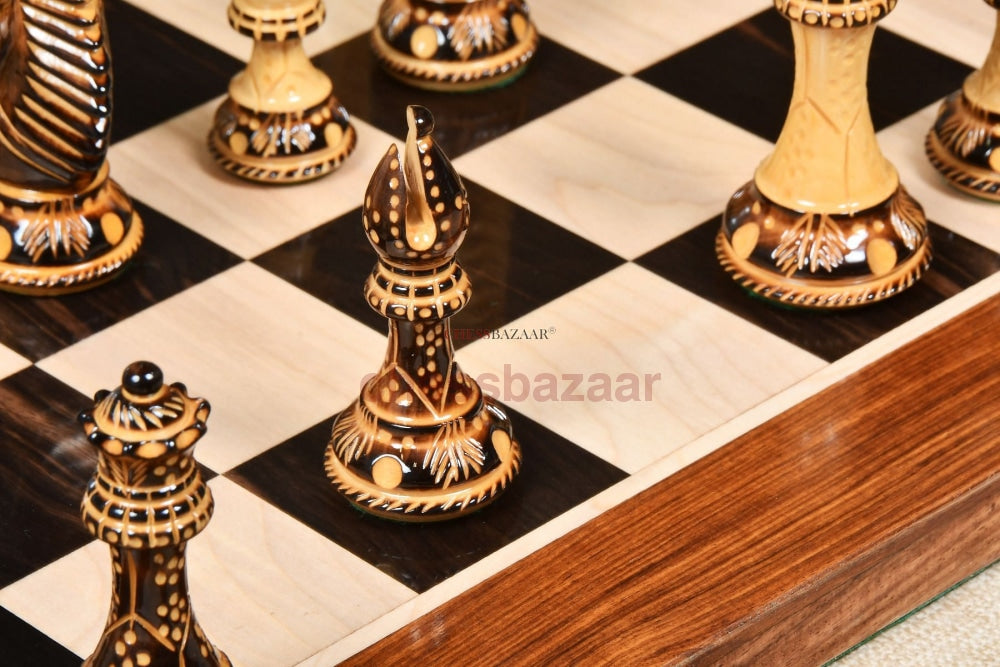 Die Hölzernen Schachfiguren Der Bridle Knight-Serie Aus Gebranntem Buchsbaum 4 0 König