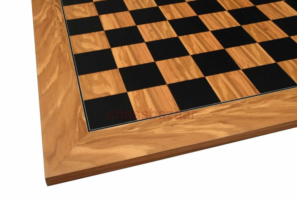 Furniertes Schachbrett aus schwarz gefärbtem Pappelholz  und Olivenholz  - Matt -  FG 55 mm