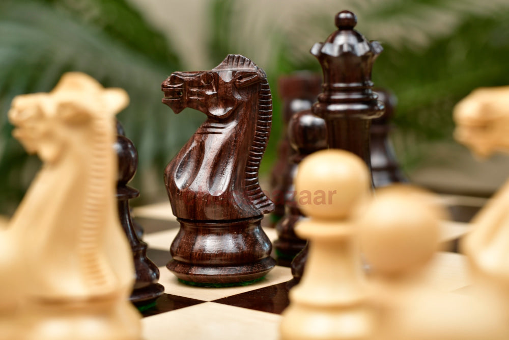 Kombination Aus Schachfiguren Der Desert Gold Staunton-Serie Palisander Und Buchsbaum Mit Brett Box