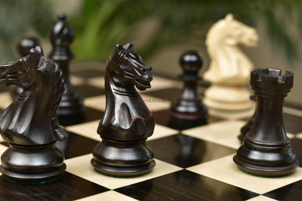Kombination Aus The Fierce Knight Staunton-Schachfiguren Ebonisiertem Indischem Holz Und Buchsbaum