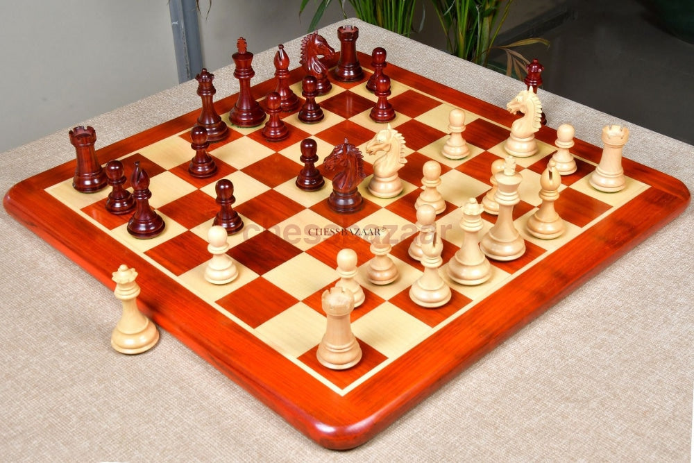 Schachspiel - Derby Knight Staunton Schachfiguren aus Rosenholz (Padauk) und Buchsbaumholz  mit einem Schachbrett - FG 55 mm