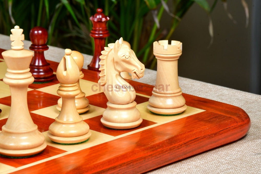 Schachspiel - Derby Knight Staunton Schachfiguren Aus Rosenholz (Padauk) Und Buchsbaumholz Mit Einem