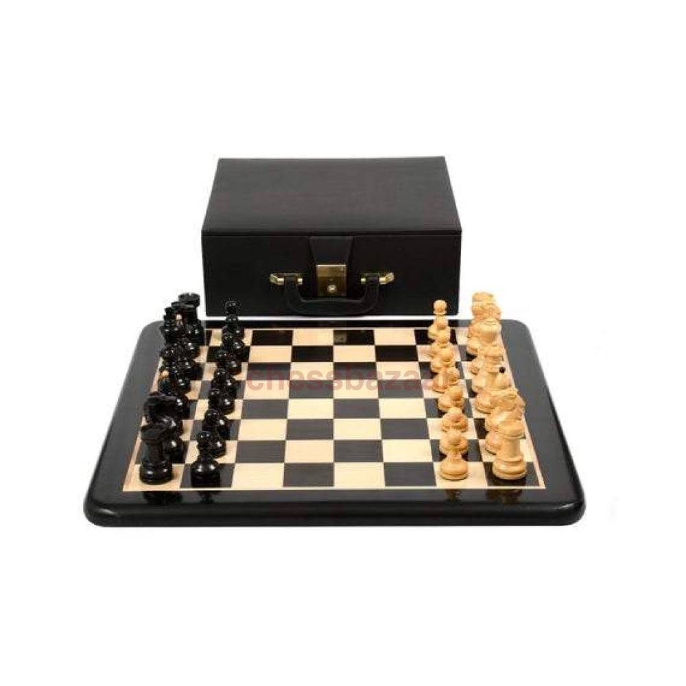 Schachspiel - Reproduzierte 1950 Bohemia Vintage Staunton Schachfiguren aus schwarz gebeiztem Buchsbaumholz mit deutschen Springern : KH 99  mit einem Schachbrett aus Ebenholz - FG 50 mm und mit einem Aufbewahrungskoffer