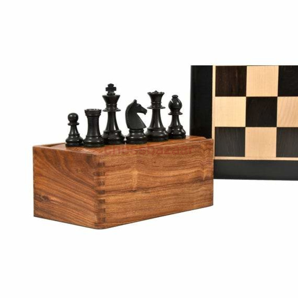 Schachspiel - Reproduzierte 90er Jahre französische Chavet Schachfiguren: Eingefärbte handgefertigten Schachfiguren aus Buchsbaumholz – KH 93 mm  mit einem Schachbrett - FG 50 mm und mit einer Aufbewahrungsbox