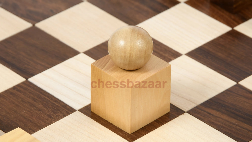 Schachspiel Reproduzierte Bauhaus Schachfiguren Von 1924 In Abstraktem Geometrischem Design Aus