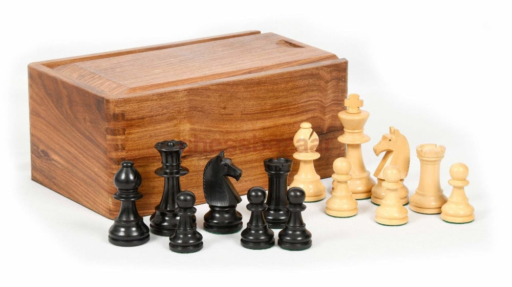 Schachspiel - Reproduzierte französische Chavet-Schachfiguren aus den 90er Jahren: Farbige handgefertigte Schachfiguren aus Buchsbaumholz - KH 93 mm und mit einer Aufbewahrungsbox