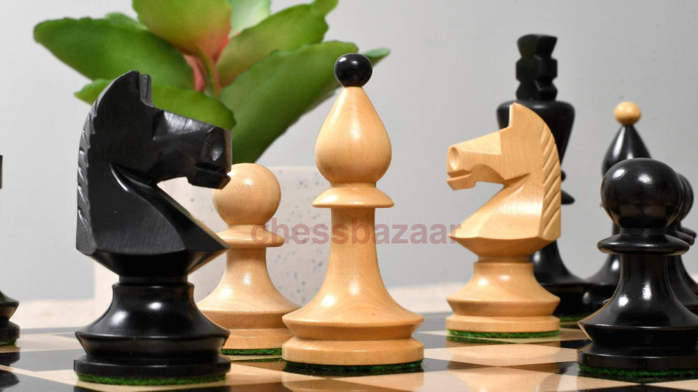 Reproduzierte Rumänisch-Ungarischen Schachturnier Schachfiguren Aus Gebeiztem Buchsbaumholz Und
