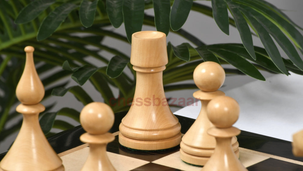 Reproduzierte Sowjet-Ära 1961 Baku Schachfiguren Aus Eingefärbtem Buchsbaumholz Und Natur Und Ein