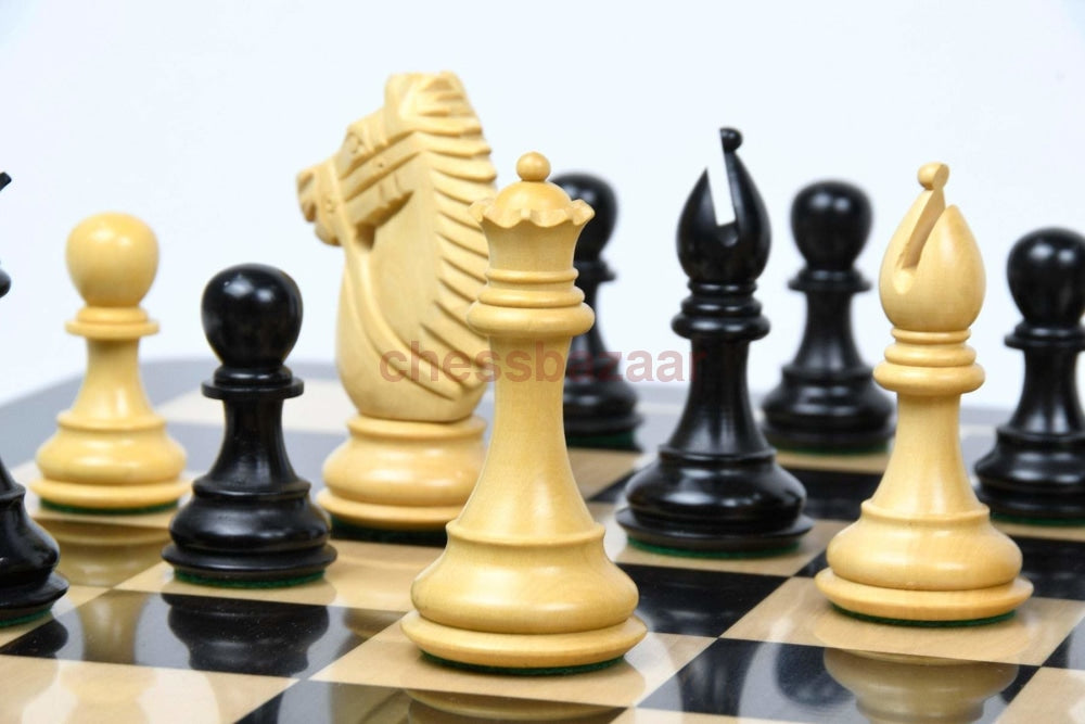 Zaumserie Schachspiel:  Gebeizte Schachfiguren Mit Aufgezäumten Springern Aus Buchsbaumholz