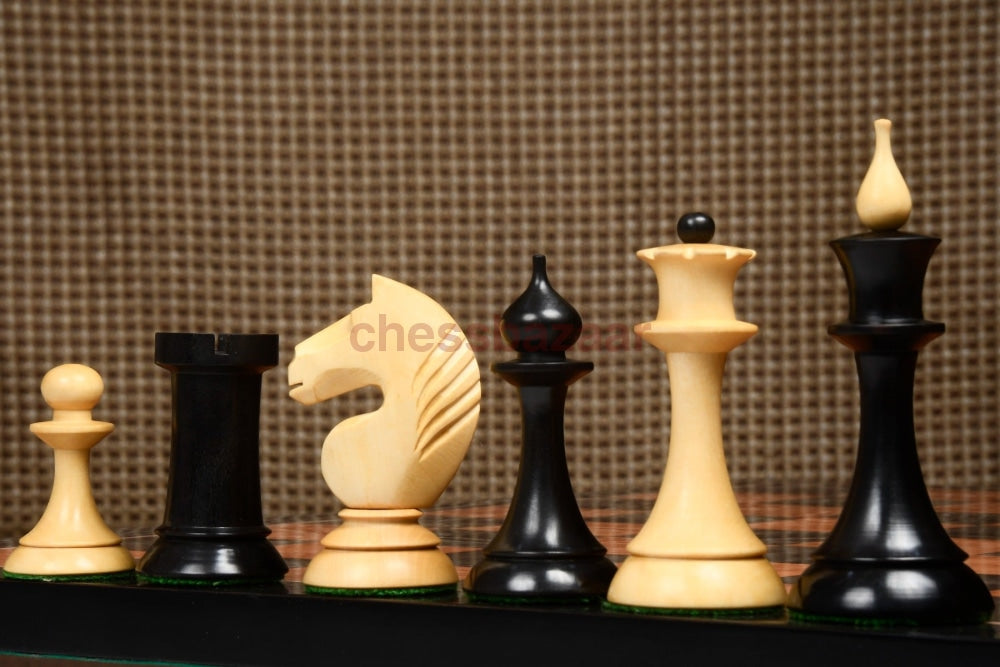 1950 Reproduzierte Sowjet (Russische) Lettländischen Schachfiguren Aus Eingefärbtem Buchsbaumholz