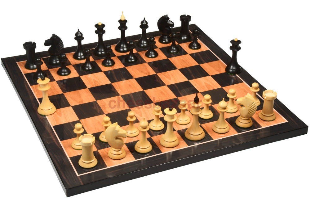 1950 Reproduzierte Sowjet (Russische) Lettländischen Schachfiguren Aus Eingefärbtem Buchsbaumholz