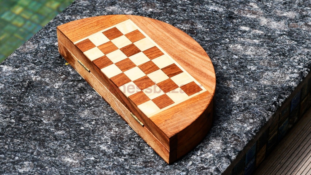 Magnetisch Reiseschachspiel Rund Aus Sheeshamholz Halbmondförmig Zusammengeklappt