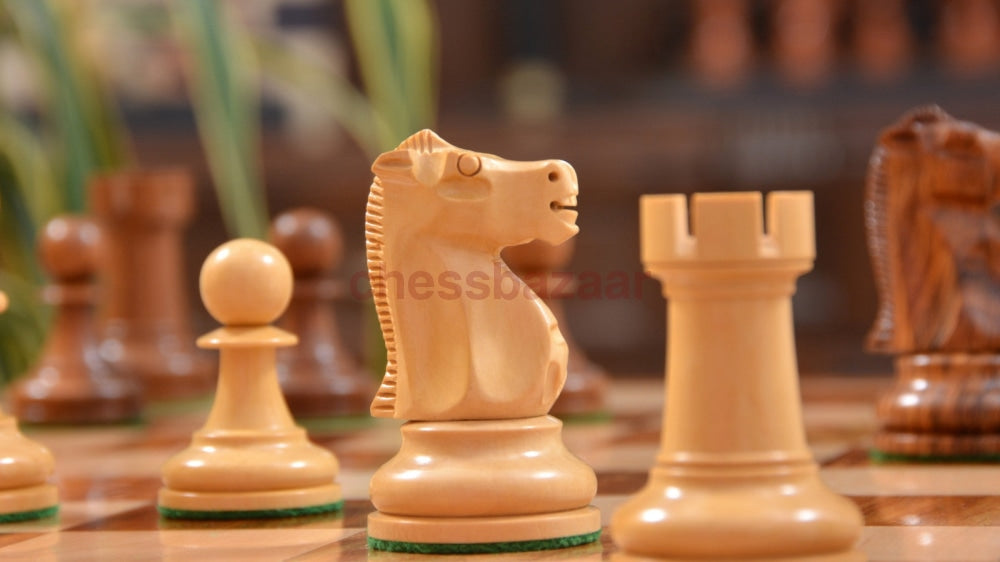 Reproduziertes 1972 Fischer-Spassky Schachspiel - Schachfiguren Aus Sheeshamholz Und Natur Mit