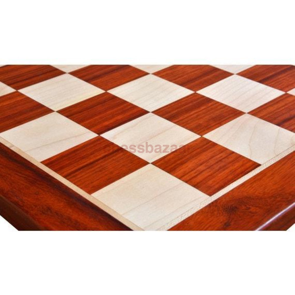 Wunderschönes  Schachbrett aus rotem Sandelholz und Buchsbaumholz  aus Indien – Feldgröße 60 mm